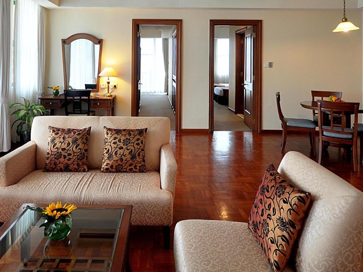 Himawari Hotel Apartments Пном Пен Екстериор снимка