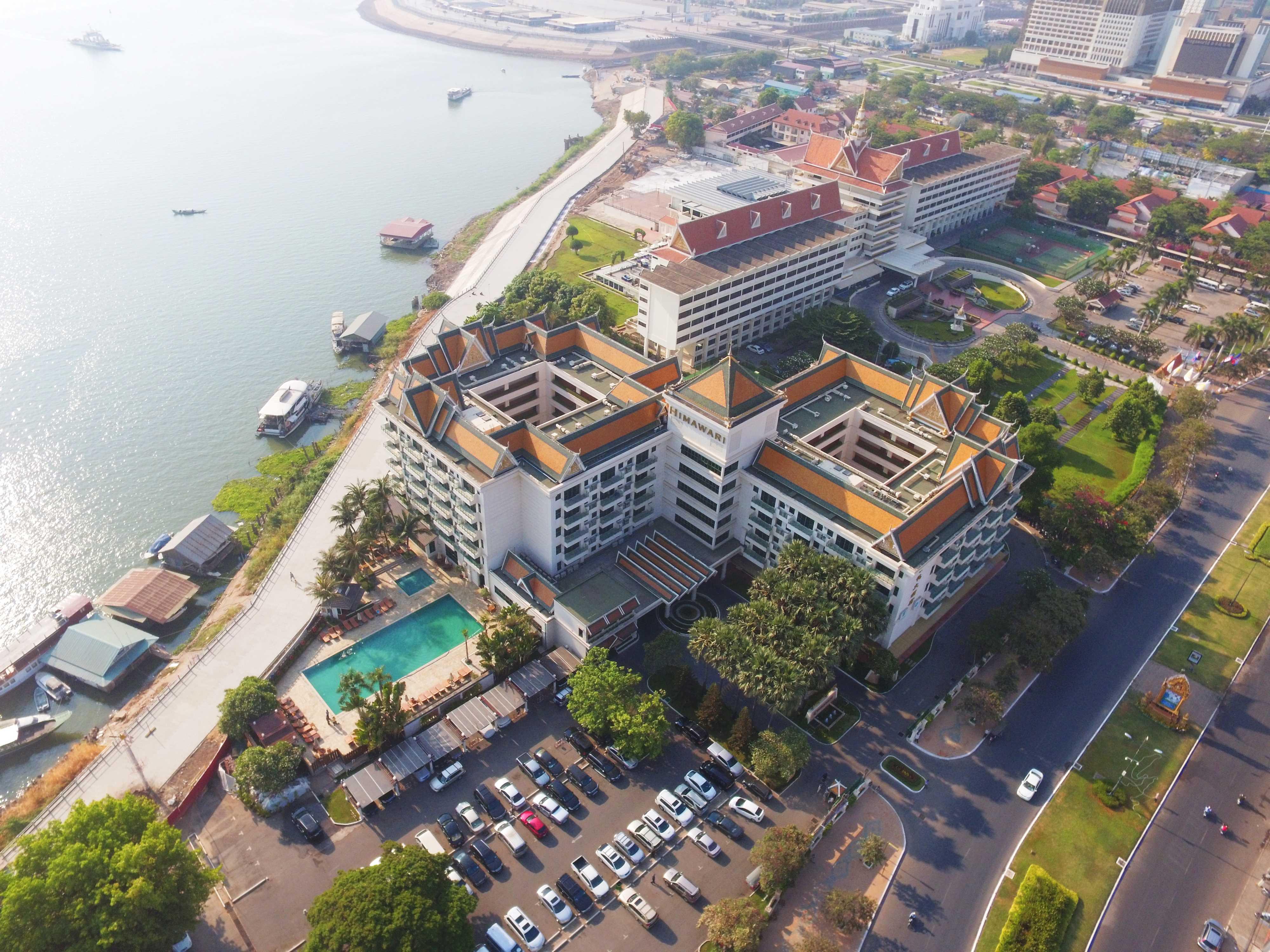 Himawari Hotel Apartments Пном Пен Екстериор снимка